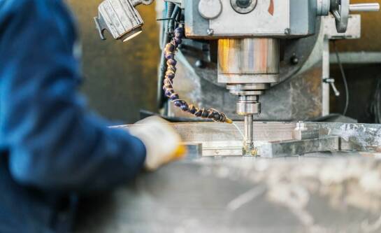 Nowoczesne techniki polerowania form wtryskowych i ich znaczenie dla jakości