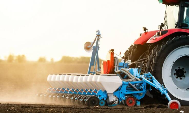 Plandeki w rolnictwie – jak mogą chronić uprawy?