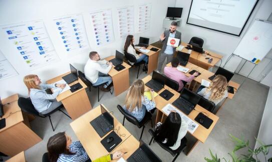 Jakie są kluczowe elementy szkolenia ADR podstawowego?