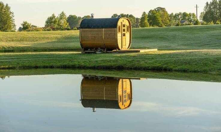 Basen i tenis stołowy – aktywny wypoczynek w gospodarstwie agroturystycznym