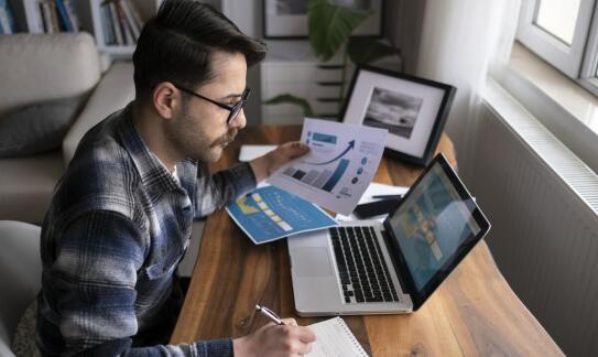 Proces negocjacji kupna/sprzedaży z pomocą biura wyceny