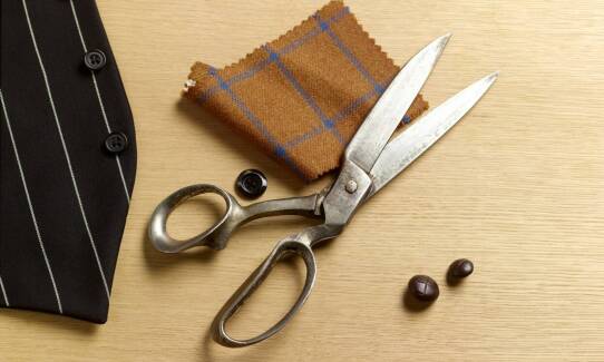Jak wygląda proces szycia garnituru na miarę?