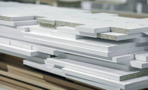 Różnorodność materiałów na płyty tylne – jak wybrać najlepszą opcję?