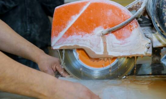 Jak cięcie betonu wpływa na jakość i trwałość konstrukcji