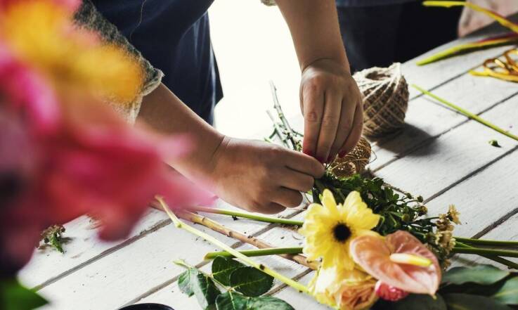 Jak kursy florystyczne pomagają w zakładaniu własnej działalności gospodarczej?