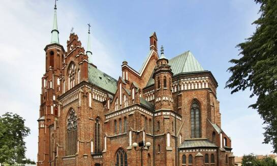 Naczynia na wodę święconą z Częstochowy: co czyni je wyjątkowymi?