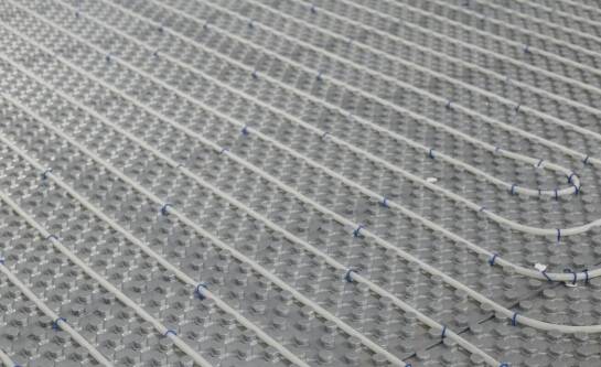 Jak montaż folii grzewczej wpływa na komfort termiczny w domach?