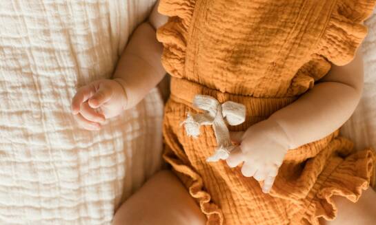 Fotografia noworodkowa: jak stylizacja wpływa na efekt końcowy?