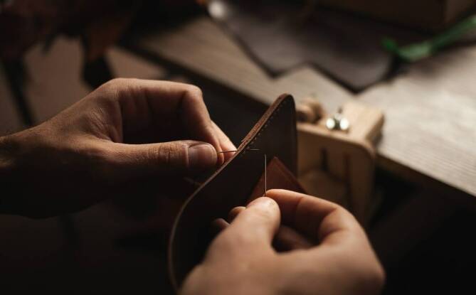 Jakie techniki rękodzieła mogą wzbogacić projektowanie torebek?