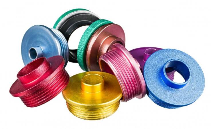 Wpływ korków zaślepiających na regulację przepływu cieczy w systemach przemysłowych