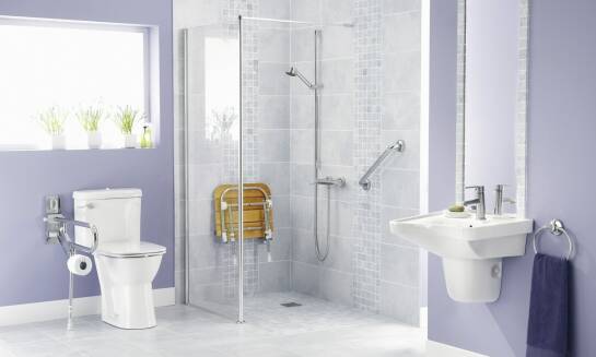 Krzesła prysznicowe składane – kiedy warto je wybrać?