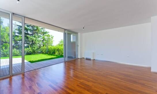 Czym różnią się oferty mieszkań z ogródkiem od tych z balkonem?