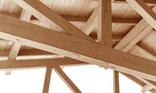 Proces budowy więźby dachowej – kluczowe kroki do sukcesu