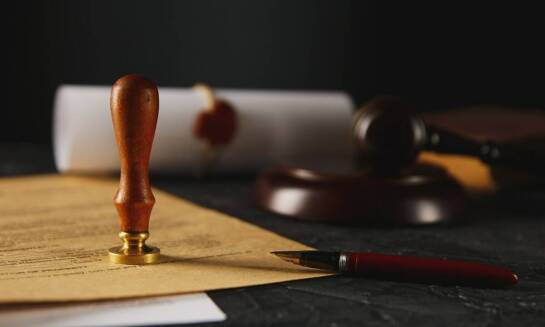 Poświadczenie daty na dokumentach – dlaczego jest ważne?