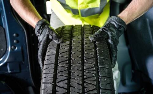 Na czym polega naprawa opon na gorąco?
