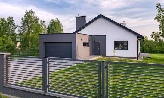 Czy istnieją ograniczenia wysokości ogrodzeń posesyjnych?