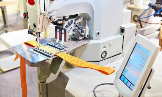 Proces kalandrowania dzianin: co warto wiedzieć o tej technice?