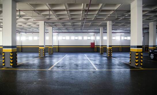 Co sprawia, że ogrodzony parking to bezpieczne miejsce dla Twojego pojazdu?