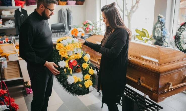 Jakie są tradycje pogrzebowe i jak mogą być uwzględniane w organizacji pogrzebu?