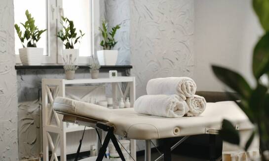 Estetyka i funkcjonalność: Jak fotele do salonu kosmetycznego mogą podnieść prestiż gabinetu?