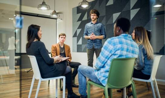 Jak wybrać odpowiedniego terapeutę do psychoterapii rodzinnej?