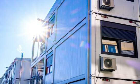 Innowacyjne zastosowania kontenerów morskich w branży budowlanej