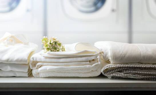Pranie pościeli hotelowej w pralni – gwarancja czystości i świeżości