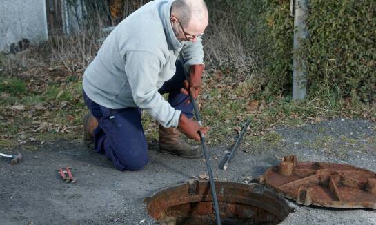 Jak inspekcja kamerą pomaga w precyzyjnym udrażnianiu kanalizacji?