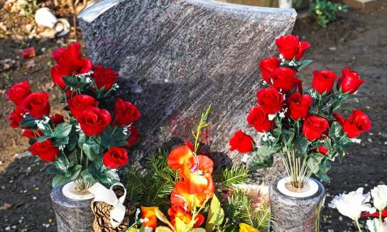 Wpływ warunków atmosferycznych na trwałość nagrobków