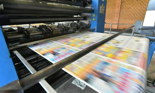 Nowoczesne drukarki przemysłowe a jakość nadruków na plastikowych opakowaniach