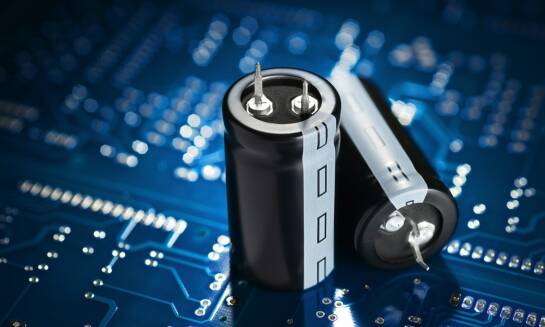 Stabilność i Niezawodność z Kondensatorami SPC1520 w Systemach Elektronicznych