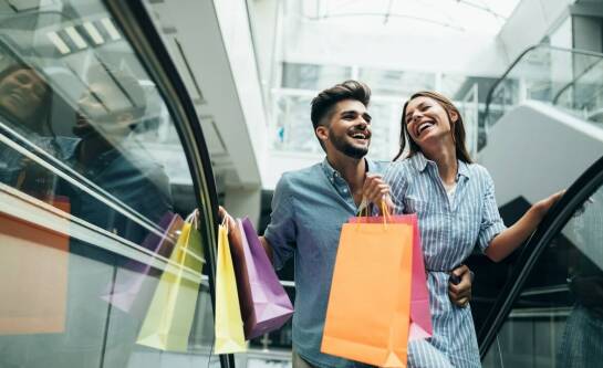 Dlaczego program lojalnościowy jest korzystny dla klientów hurtowni outletowych?