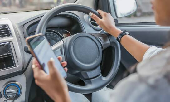 Jakie funkcje oferuje aplikacja mobilna dla użytkowników Androida i iOS?