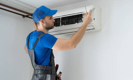 Klimatyzacja w domu: Jak podjąć właściwe decyzje od A do Z?