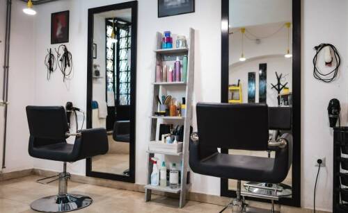 Fryzjer Lublin: jak wybrać salon, który spełni Twoje oczekiwania?
