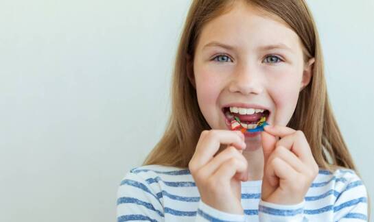 Jakie są korzyści z zastosowania aparatów ligaturowych w leczeniu ortodontycznym?