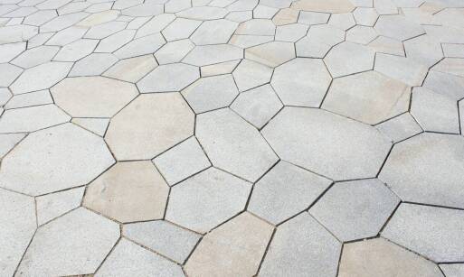 Zalety kostki betonowej w tworzeniu trwałych nawierzchni