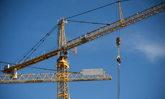 Usługi dźwigowe w Pruszkowie: Najczęstsze zastosowania i korzyści