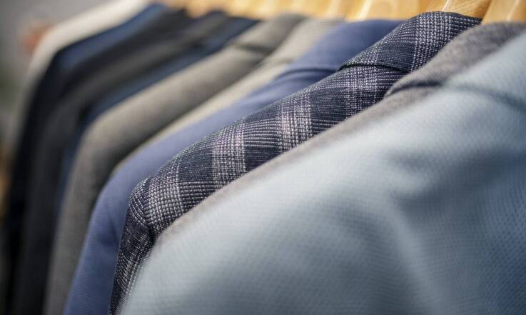 Krawaty firmowe w modzie korporacyjnej – jak je skutecznie wykorzystać?