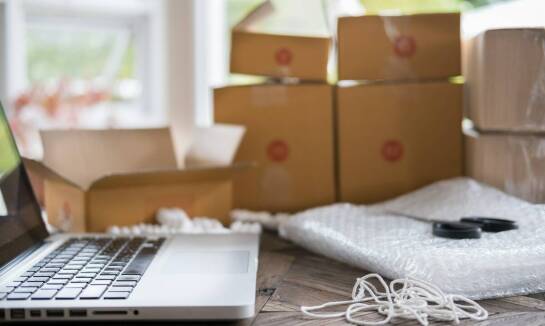 Zalety zamawiania materiałów promocyjnych przez internet w drukarni cyfrowej