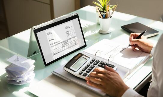 Jak skorzystać z doradztwa podatkowego przy zakładaniu firmy?