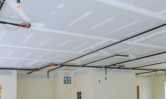 Bezpieczeństwo użytkowania podnośników sufitowych – co warto wiedzieć?