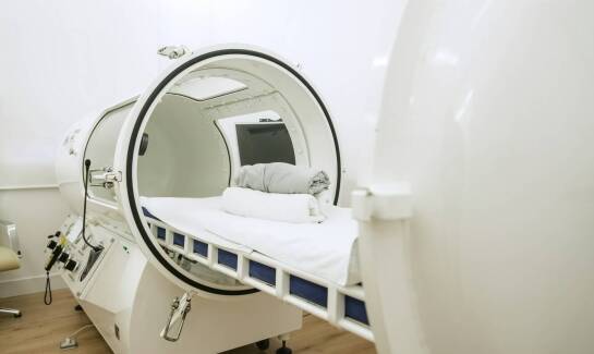 Komora hiperbaryczna w leczeniu chorób skóry – efekty i korzyści