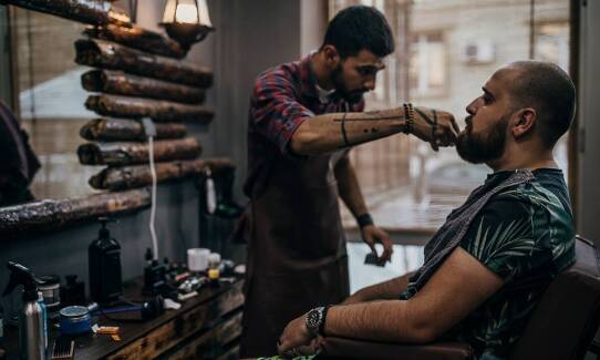 Barber Wolbrom: najlepsze techniki strzyżenia włosów męskich dla perfekcyjnego wyglądu