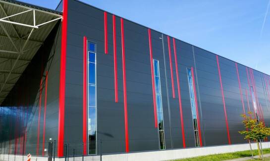 Zabezpieczenia ogniowe a trwałość konstrukcji stalowych: co warto wiedzieć?