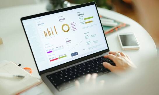 Optymalizacja kosztów z pomocą księgowej – korzyści dla przedsiębiorcy