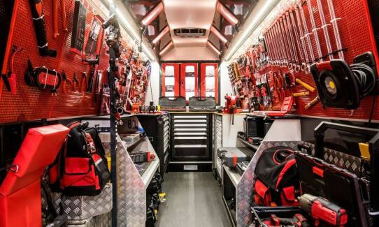 Wypożyczalnia elektronarzędzi – jakie korzyści oferuje firmom budowlanym?