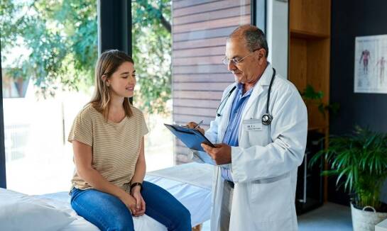 Jak podejść do leczenia hormonalnego z pomocą specjalisty?