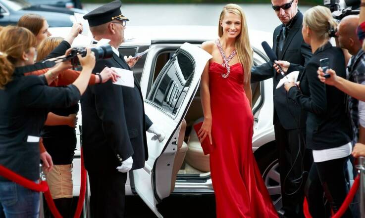 Jakie pojazdy są dostępne w ramach transferów z lotniska do Przyrzowic?