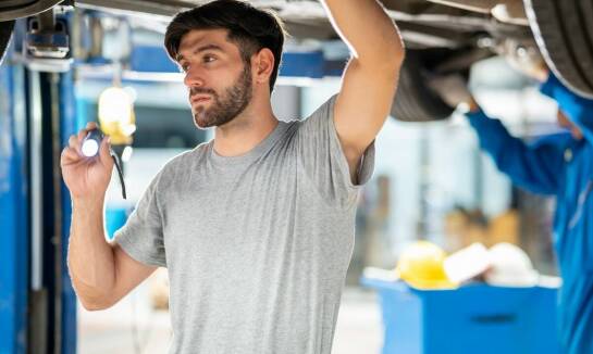 Kompleksowy przegląd techniczny floty - dlaczego jest niezbędny?